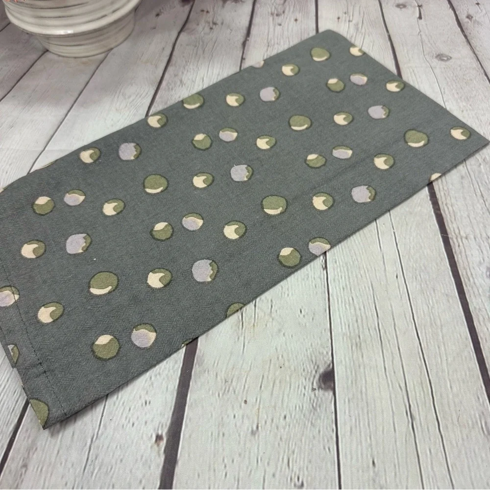 NWT karma Gray Polka Dot Kitchen tea Towel 100% cotton farm to table